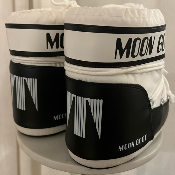 Moon Boot Black and White Winter Boots - Picture 10 of 13